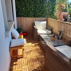 Appartement Grand T2 Ensoleille - Proche Gare, Hyères