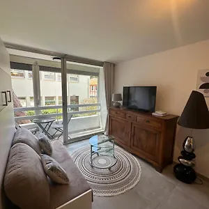 Appartement Superbe Climatise Sur Le Port De, Hyères