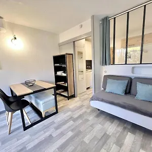 Appartement Port De 4 Personnes, Hyères